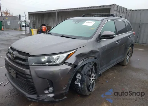 2018 Toyota Highlander Se z USA, uszkodzony, nr VIN 5TDJZRFH7JS538821